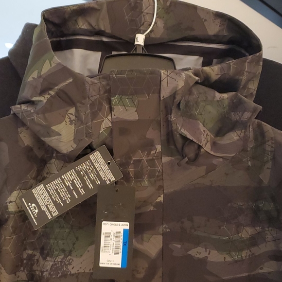 SOLD! Oakley NWT Shell Jacket 10K/ 2L Anorak - Picture 5 of 13